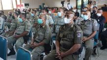 Bupati Suwirta Minta Satpol PP Tanamkan Sikap Santun dan Profesional Saat Menjalankan Tugas Satpol PP