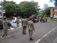 Satpol PP Kota Denpasar Lanjutkan Sosialisasi dan Pemantauan Prokes Prokes