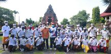 Bupati Suwirta Semangati Atlet Sepak Bola Klungkung Sepak Bola