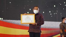 Bupati Jembrana Terima Anugerah Meritokrasi 2021 KASN