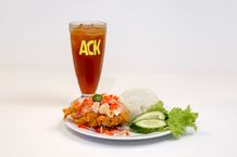 Berawal dari Pedagang Kaki Lima, Kini ACK Fried Chicken Berhasil Jadi Salah Satu Bisnis Ayam Krispi Lokal Terbesar di Bali ACK Fried Chicken