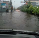 Hujan Lebat Sejak Pagi, Sebabkan Banjir di Wilayah Renon Banjir
