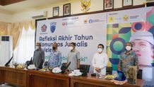 Bupati Buleleng Ajak Seluruh Pihak Tidak Menyerah Hadapi Pandemi Jurnalis