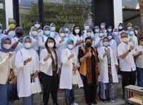 Puji Kolaborasi Kain Tenun Bali dan Lampung, Putri Koster Harap Perajin Dua Provinsi Makin Sejahtera Kain Tenun