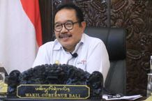 Wagub Cok Ace Tekankan Pentingnya Keselarasan Aturan Hukum dan Kearifan Lokal Kearifan Lokal