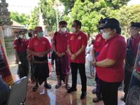 Kenalkan Pengobatan Komplementer Pada Masyarakat, Jaya Negara Hadiri Pengabdian Masyarakat STIKES Wira Medika Bali di Desa Peguyangan Kaja Stikes Wira Medika Bali