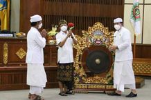 Buka Lokasabha PSN III, Gubernur Koster Muliakan Peran Pinandita Pinandita