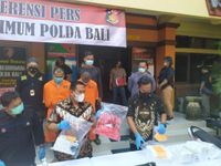 Pakai ID Palsu, Dua Orang Pria Nekat Gasak Modem WiFi, Kini Diamankan Polda Bali Modem Wifi
