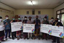 PLN Peduli Instalasi Listrik Pelanggan, Salurkan Bantuan Kepada 26 Penerima Manfaat di Bali CSR PLN