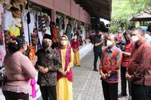 Gubernur Bali Dampingi Wapres RI Berdialog dengan Pedagang Pasar Guwang Sukawati Wapres