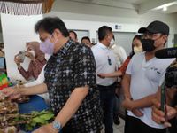 Menko Perekonomian RI Kunjungi Pasar Phula Kerti Sesetan Pasar Sesetan
