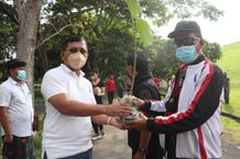 Tanam Ratusan Pohon, Wabup Sutjidra Harapkan Seluruh Komponen Masyarakat Ikut Berpartisipasi Pohon