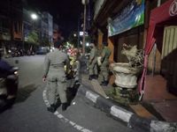 Satpol PP Kota Denpasar Siang Malam Terus Gencarkan Sosialisasi dan Pemantauan Prokes Prokes