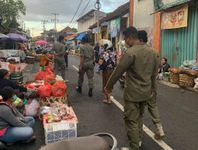 Tim Yustisi Denpasar Bina Tiga Pelanggar Prokes Prokes