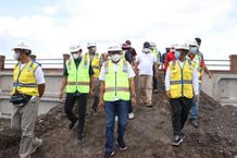 Gubernur Koster Tinjau Pembangunan Normalisasi Tukad Unda di Kawasan Pusat Kebudayaan Bali Pusat Kebudayaan Bali
