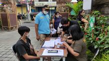 Gencarkan Penerapan Prokes, Tim Yustisi Laksanakan Pemantauan di Jalan Gunung Batukaru Denpasar Satpol PP