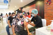 Refleksi Akhir Tahun, Korem Wira Satya Gelar Vaksinasi Gratis Vaksin Covid-19