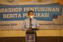 Tingkatkan Kualitas Pengelolaan Keterbukaan Informasi Publik, Unud Gelar Workshop Penyusunan Berita Publikasi Pelatihan jurnalistik