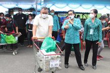 Geliatkan Ekonomi Lokal, PKK Gelar Pasar Rakyat di Terminal Negara Negaroa