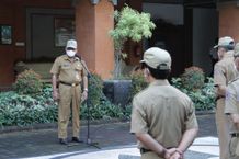 Pemkot Denpasar Gelar Apel Pagi, Sekda Alit Wiradana: Harapkan Awal Tahun 2022 Ini Para ASN Tetap Berikan Pelayanan Terbaik untuk Masyarakat Apel Pagi