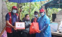PMI Peduli, Wabup Kasta Serahkan Bantuan Sembako Korban Bencana Alam PMI