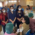 Ayu Kristi Arya Wibawa Tinjau Pelaksanaan Vaksinasi Booster Vaksin Booster