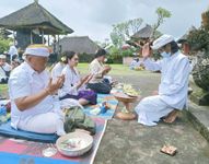Awal Tahun, Bupati Tamba Gelar Persembahyangan Bersama Memohon Kerahayuan Jagat Bupati Tamba