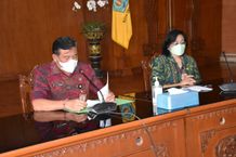 Sekda Denpasar Alit Wiradana Buka Webinar Paradigma Baru Kesehatan Menuju Pariwisata Kembali Bangkit Webinar
