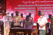 Kapolri Hadiri Pungukuhan BANKAMDA dan Peresmian SIPANDUBERADAT di Bali Kapolri