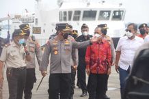 Kapolri Cek Kesiapan Posko Aplikasi Monitoring Karantina Presisi di Pelabuhan Benoa Benoa