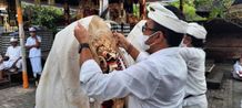 Wali Kota Jaya Negara Hadiri Upacara Ngeratep, Pemelaspasan dan Pasupati Sesuhunan Pura Dalem Sudha Desa Sidakarya