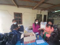 Kepedulian Seorang Aktivis Pemerhati Anak Bali, Bagikan Sembako Bagi Warga Terdampak Pandemi Sembako