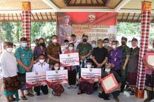 Kodam Udayana Kembali Hadir, Atasi Kesulitan Rakyat Terdampak Pandemi Sembako