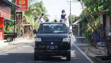 Cegah Penyebaran Omicron, Kodim Badung Gencar Lakukan Penyemprotan Disinfektan Covid