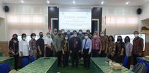 Tekankan Kualitas Kerja dan Mutu, Dekan FT Unud Serahkan SK Koprodi Teknik Unud