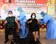 Klungkung Gelar Kick Off Vaksinasi Booster Covid-19 Vaksin Covid-19