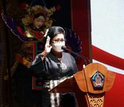 Putri Koster Buka Webinar Dharmatula Paiketan Krama Istri MDA Provinsi, Kabupaten/Kota dan Kecamatan PAKIS Bali