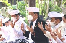 Pupuk Kekompakan, Bupati Tabanan beserta Jajaran Rutin Sembahyang Purnama di Pura Luhur Batukau Pura Luhur Batukau