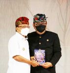 Wagub Cok Ace Luncurkan Buku “Padma Bhuwana”, Kupas Pembangunan Bali dengan Masing-Masing Taksunya Buku Cok Ace