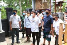 Bupati Suwirta Ingatkan Masyarakat Tingkatkan Kewaspadaan untuk Mematuhi Prokes Covid-19 Patuhi prokes