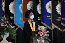 Kisah Giri, Mahasiswa Disabilitas Netra Raih Sarjana di UGM Sarjana Ekonomi UGM