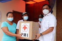 Wakil Bupati Buleleng Bantu Warga Terdampak Puting Beliung di Kelurahan Banyuning Bencana Puting Beliung