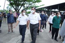 Sekda Adi Arnawa Sambut Kunja Menko Marves di TPST Mengwitani TPS