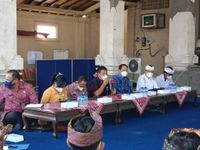 Sosialisasikan TPST di Banjar Pesanggaran, Sekda Alit Wiradana Ajak Masyarakat dalam Mengatasi Masalah Sampah Perkotaan Sampah