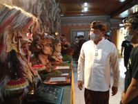 Sekda Alit Wiradana Hadiri Lomba Sketsa dan Tapel Ogoh-ogoh di Banjar Dukuh Mertajati Sidekarya Tapel ogoh-ogoh