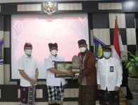 Pemkab Tabanan Raih Penghargaan Pemda Terbaik dalam Pengelolaan DAK Fisik, Dana Desa dan KUR-Umi Tahun 2021 KUR