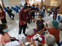 Gencarkan Cakupan Vaksinasi, Wawali Arya Wibawa Tinjau Vaksinasi Booster Kepada Penyandang Disabilitas Vaksinasi Covid-19