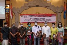Bahas Hukum Adat, Program Studi Doktor Ilmu Hukum FH Unud Gelar Seminar Nasional Hukum Adat