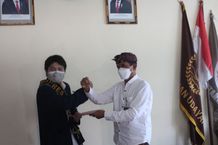 Louis Sidharta Sabet Gelar Mahasiswa Berprestasi FP Unud 2022 Louis Sidharta