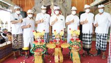 Bupati Tabanan Hadiri Peresmian Seni Tari Legong Kraton dan Jalan Beji di Pejaten Tari Legong Kraton